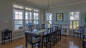 House, 4 Bedrooms | Dining room - Sunset Bay Retreat (Beaufort)