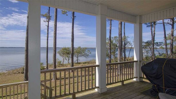 House, 4 Bedrooms | Balcony - Sunset Bay Retreat (Beaufort)