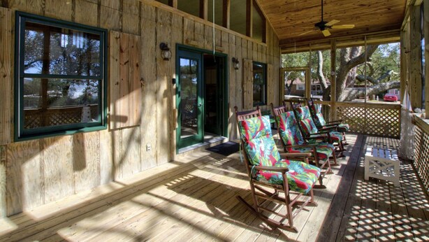 Unclassified image, 1 of 47, button - Core Sound Lodge (Harkers Island)