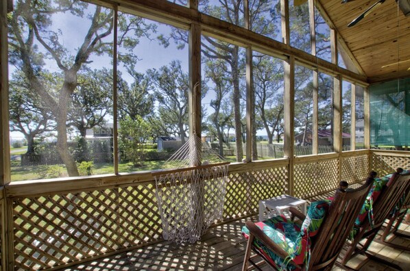 Maison, 3 chambres | Balcon