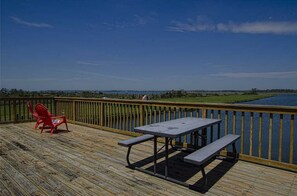 House, 3 Bedrooms | Balcony