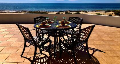Buenaventura Sleek Oceanfront Home @ Las Conchas