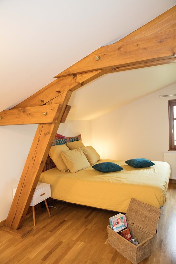 2 Schlafzimmer, Schreibtisch, Bügeleisen/Bügelbrett, kostenloses WLAN