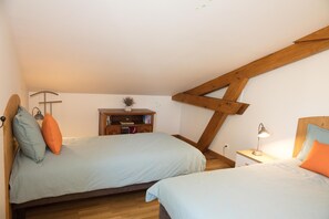 2 Schlafzimmer, Schreibtisch, Bügeleisen/Bügelbrett, kostenloses WLAN