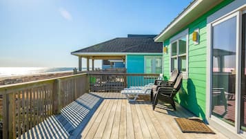 House, 4 Bedrooms | Balcony