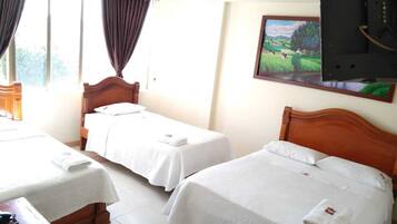 Triple Room | Free WiFi, bed sheets