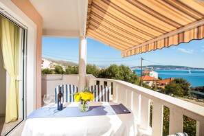 Property grounds - Lovely apt for 4, balcony, sea view, beach at 50m (Seget Donji)
