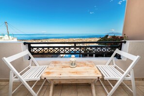 Appartement, 2 chambres, baignoire à jets, vue mer | Terrasse/Patio