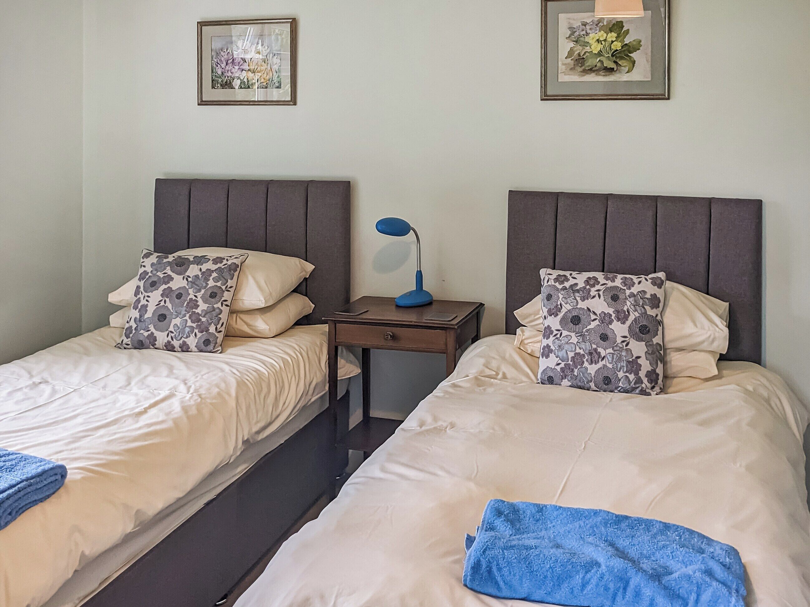 5 bedrooms, free WiFi, bed sheets