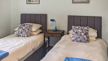 5 bedrooms, free WiFi, bed sheets