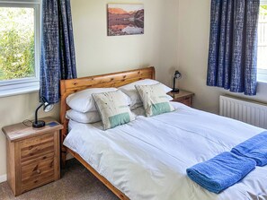 5 bedrooms, WiFi (free), bed sheets - What more could you ask for than a spacious family home in a rural haven. (Yanwath, near Penrith)