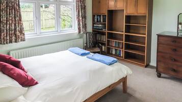 5 bedrooms, free WiFi, bed sheets
