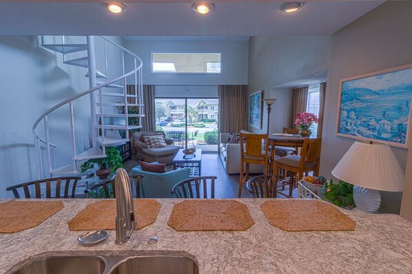 Private kitchen - Lakefront By Seascape Resort (Miramar Beach)