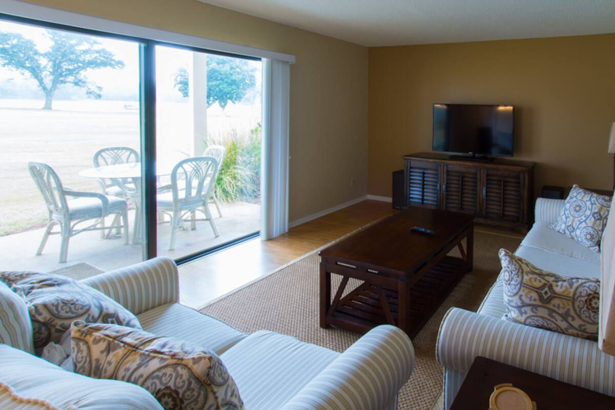 Condo, 1 Bedroom | Living room