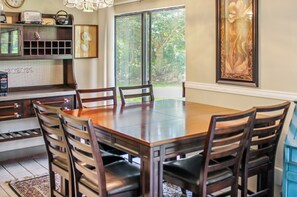Condo, 3 Bedrooms | Private kitchen