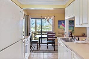 Condo, 2 Bedrooms | Private kitchen