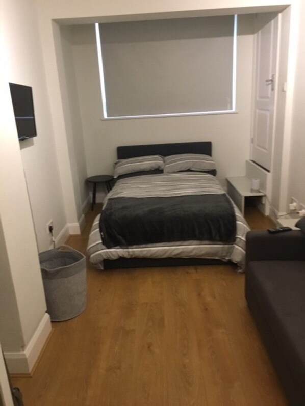 1 chambre, fer et planche à repasser, Wi-Fi, draps fournis