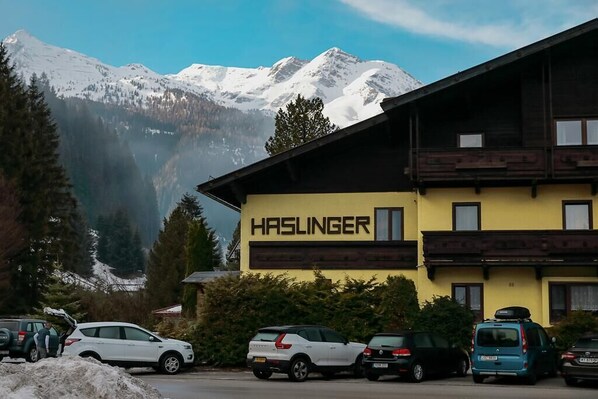 Front of property - Alpenpension Haslinger (Bad Gastein)
