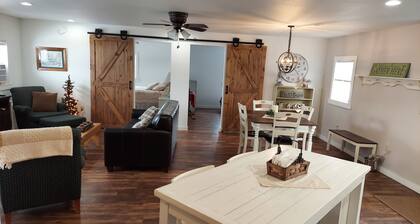 Country Pines Cottage - 1000 SQ/FT in the country - Peaceful & Relaxing