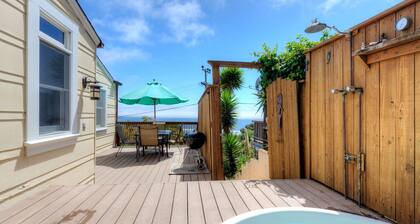 Sunny Beach Cottage with Amazing Views