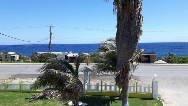 Beach/ocean view - Global Villa Hotel (Lucea)