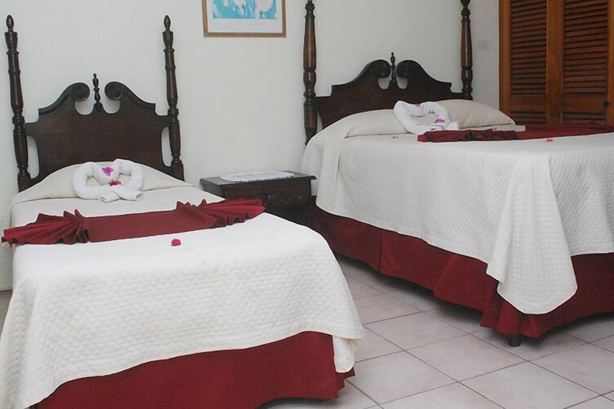 Double Room | WiFi (free), bed sheets