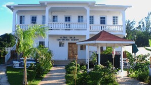 Business center - Global Villa Hotel (Lucea)