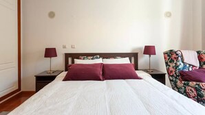 Habitación doble | Cortinas opacas, tabla de planchar con plancha, wifi gratis