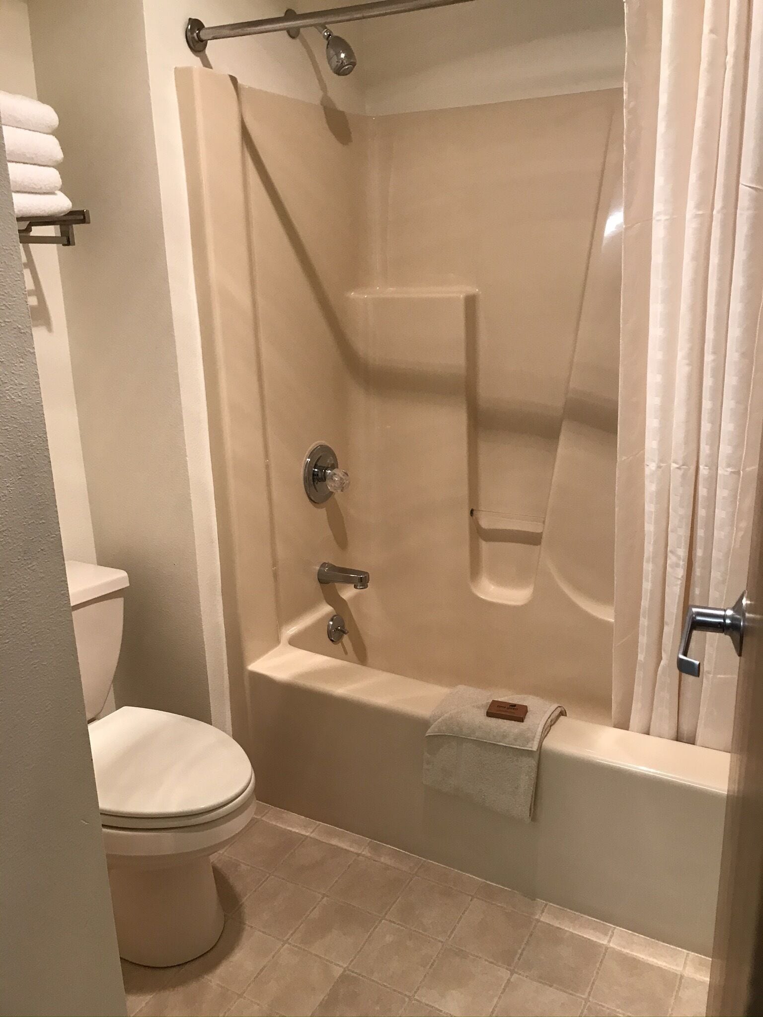 Single Room, 1 King Bed | Bathroom