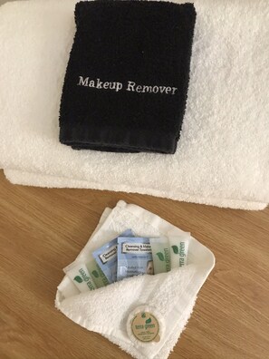 Room amenity - Dutch Country Inn (Kalona)