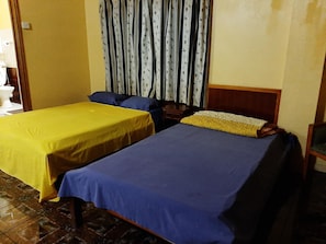 Doppelzimmer | Zimmersafe, schallisolierte Zimmer, Bügeleisen/Bügelbrett