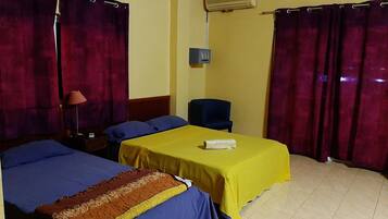 In-room safe, soundproofing, iron/ironing board, free WiFi