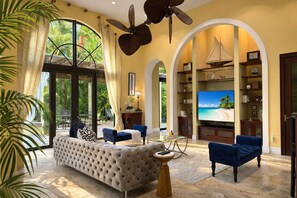 Smart-TV, Kamin, Drucker