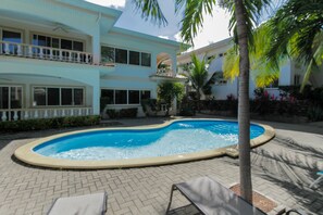 Outdoor pool - Ocean Breeze 11 (Sardinal)