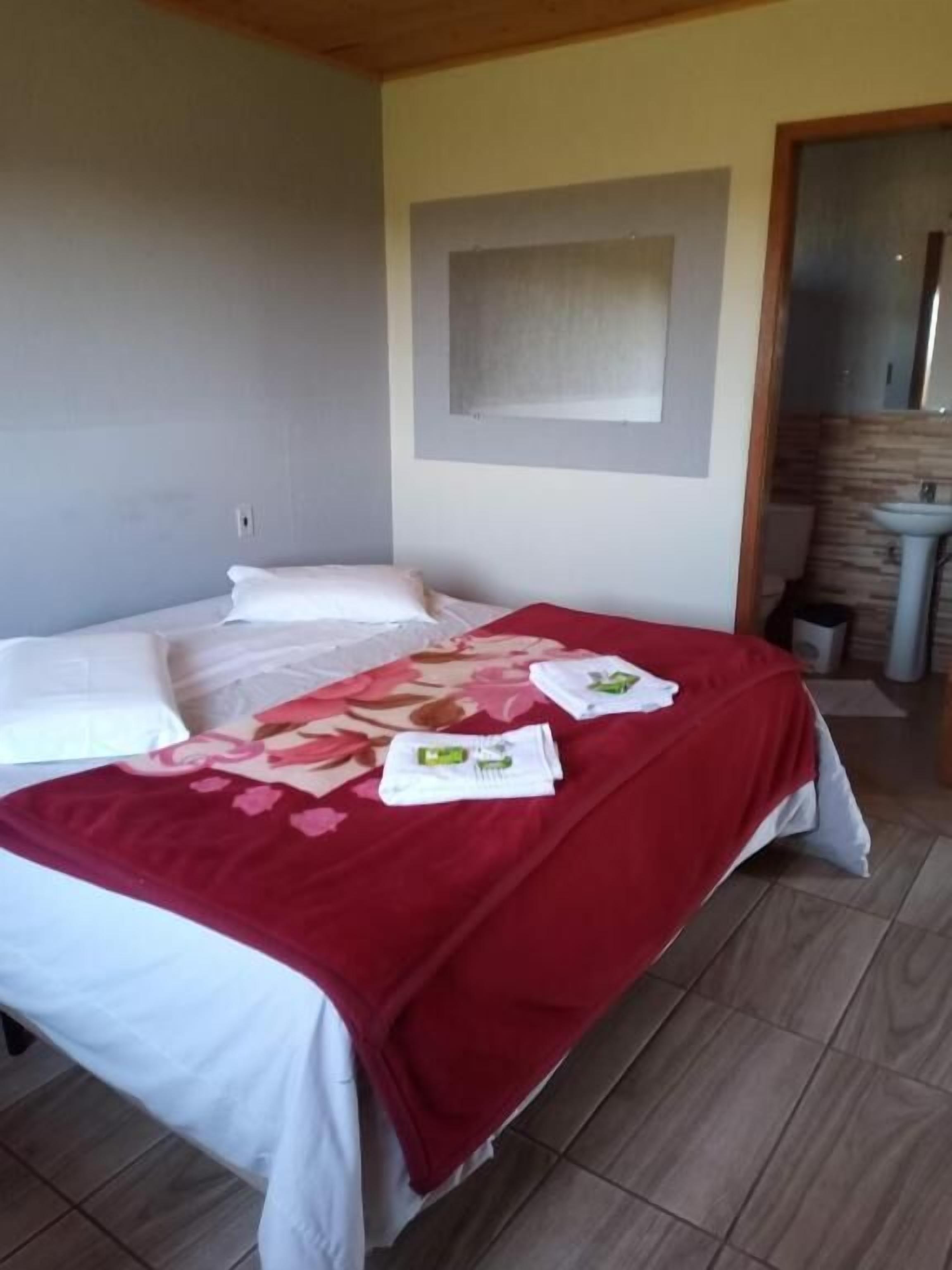 Wi-Fi de cortesia, roupa de cama