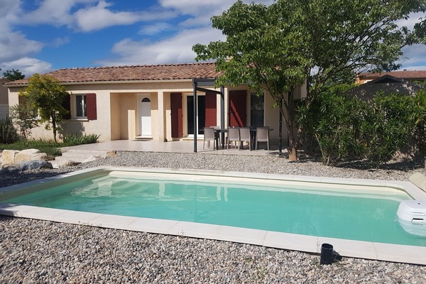 La villa et sa piscine