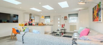 2 bedroom accommodation in Caldercruix, near Airdrie
