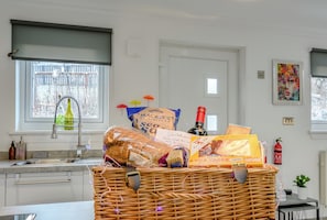 Interior - 2 bedroom accommodation in Caldercruix, near Airdrie (Caldercruix, near Airdrie)