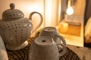 Coffee and/or coffee maker - J&J Room - Exceptional accommodation near Provins. www.jj-accommodation.fr (Saint-Loup-de-Naud)