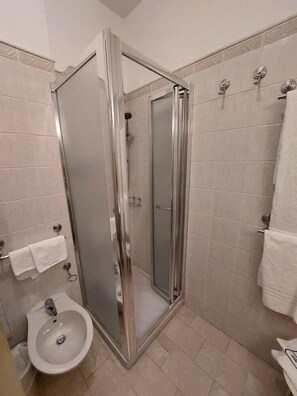 Bathroom - Villa Medici (Rocca San Giovanni)