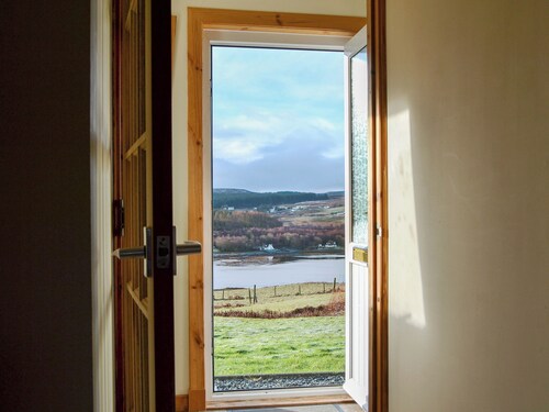 2 bedroom accommodation in Skeabost Bridge