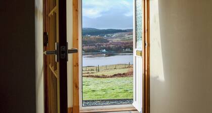 2 bedroom accommodation in Skeabost Bridge