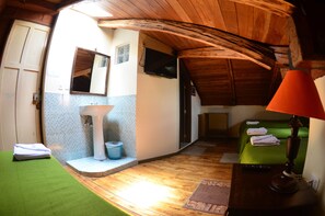 9 bedrooms, desk, iron/ironing board, free WiFi