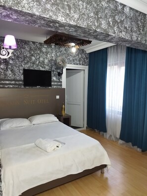 Standard Double Room | Blackout drapes, free WiFi, bed sheets - Zirkon Suit Otel (Istanbul)