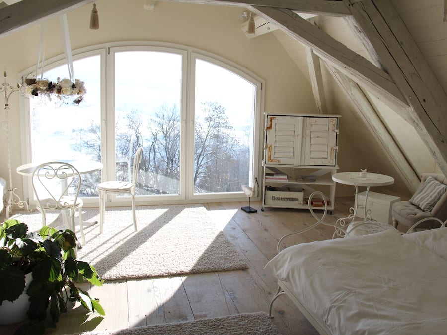 Decoración personalizada, muebles diferentes y escritorio