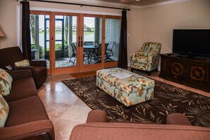 Condo, 2 Bedrooms | Living room