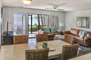 Condo, 3 Bedrooms | Living room