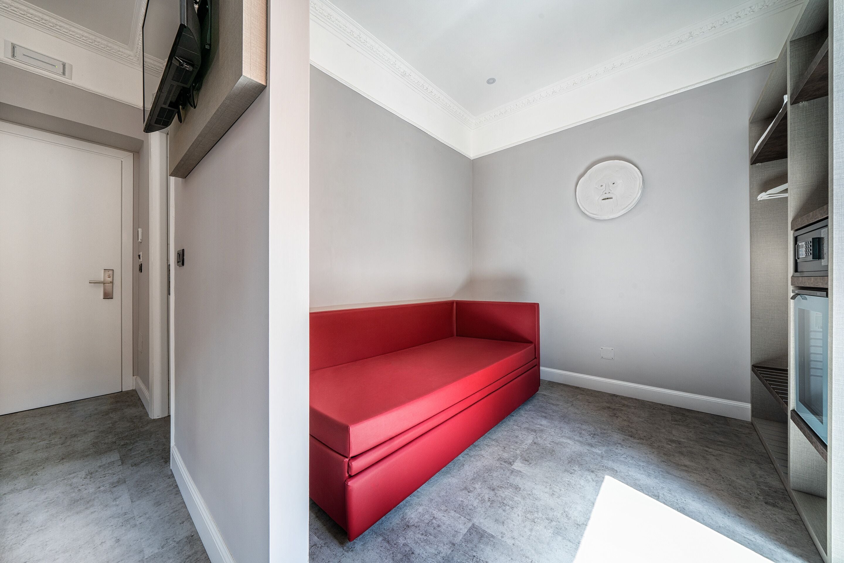 deluxe triple room | hypo-allergenic bedding, down duvets, memory-foam beds, minibar