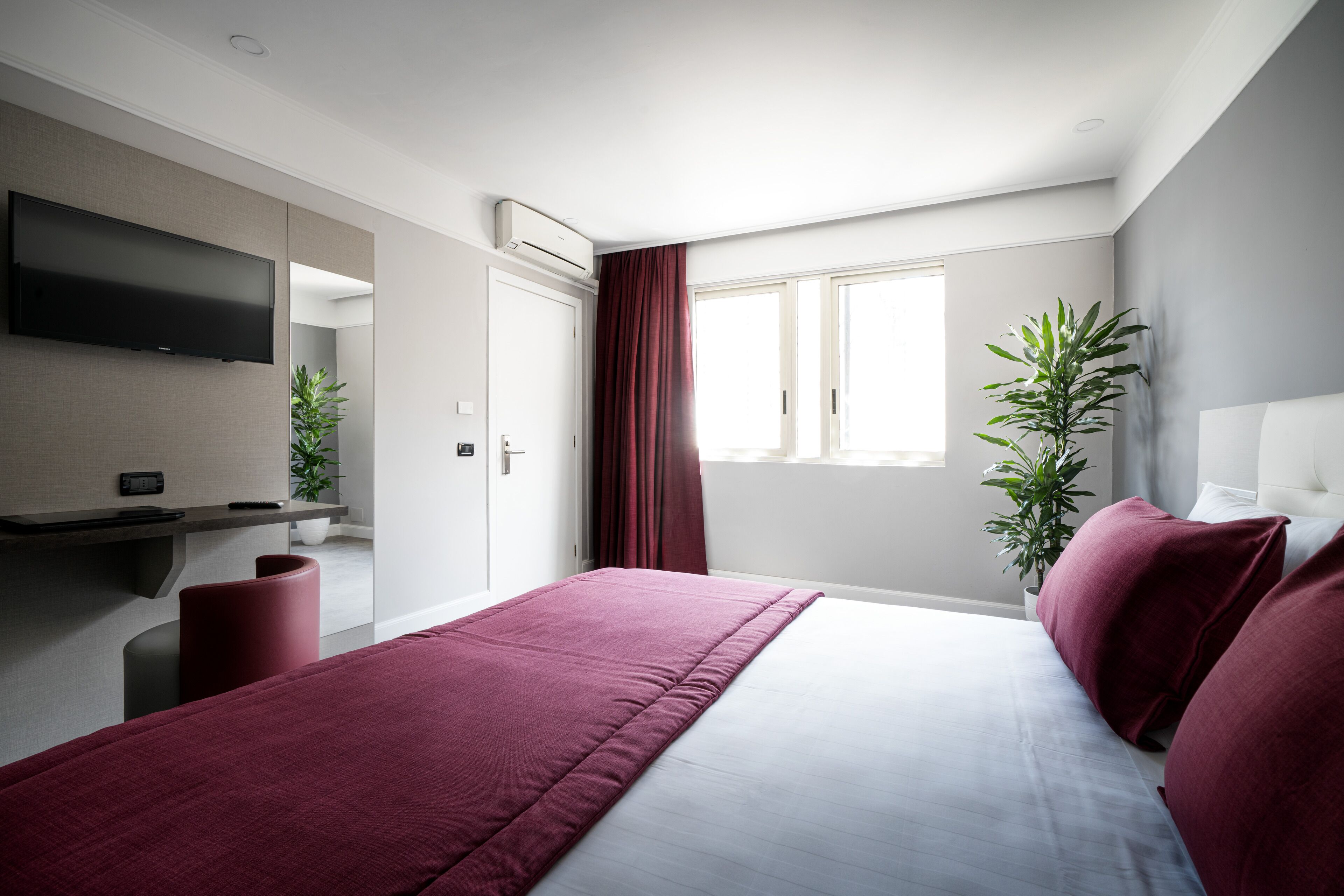 junior triple room | hypo-allergenic bedding, down duvets, memory-foam beds, minibar