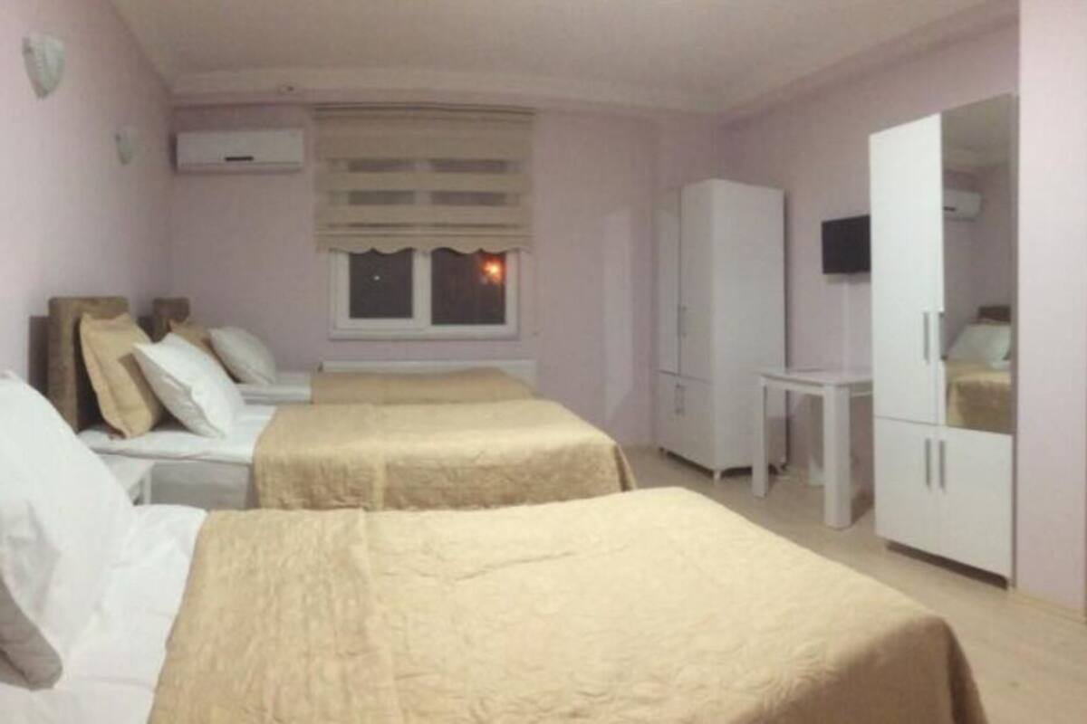 In-room safe, free WiFi, bed sheets
